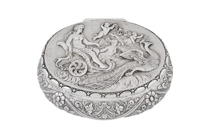 Lot 406 - An Edwardian sterling silver dressing table box, London 1901 by Blackburn and Tysall