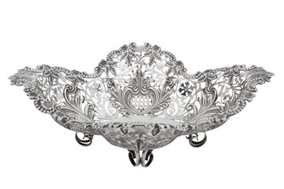 Lot 415 - A Victorian sterling silver basket, Sheffield 1899 by James Dixon and Sons