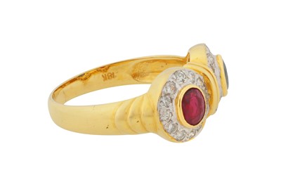 Lot 212 - A RUBY AND SAPPHIRE RING