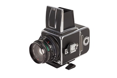 Lot 183 - A Hasselblad 500 C/M Medium Format SLR Camera