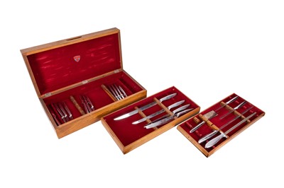 Lot 264 - A CASED SET OF GERBER STEEL KNIVES