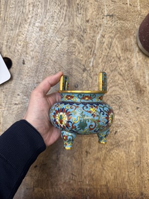 Lot 22 - A FINE CHINESE CLOISONNÉ ENAMEL 'LOTUS' TRIPOD CENSER