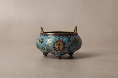 Lot 23 - A SMALL CHINESE CLOISONNÉ ENAMEL 'LOTUS' TRIPOD CENSER