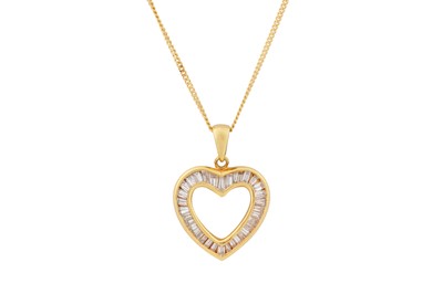 Lot 210 - A DIAMOND HEART PENDANT NECKLACE