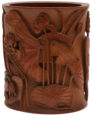 Lot 871 - A CHINESE CARVED BAMBOO 'LOTUS POND' BRUSH POT, BITONG