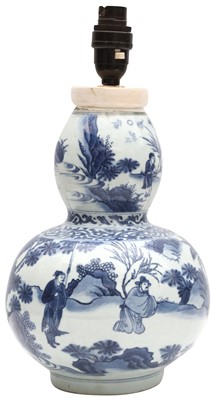 Lot 50 - A CHINESE BLUE AND WHITE DOUBLE-GOURD VASE