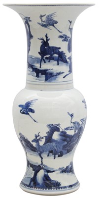 Lot 38 - A CHINESE BLUE AND WHITE 'DEER AND CRANES' PHOENIX-TAIL VASE