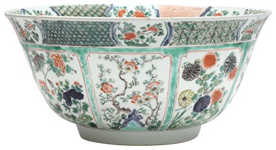 Lot 28 - A LARGE CHINESE FAMILLE-VERTE 'FLORAL' PUNCH BOWL
