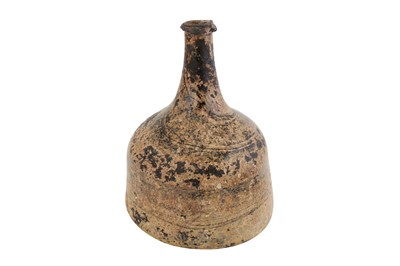Lot 133 - AN ENGLISH GLASS WINE BOTTLE, CIRCA 1720-30