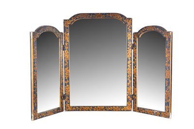 Lot 149 - AN EARLY 20TH CENTURY TRIPTYCH DRESSING TABLE MIRROR