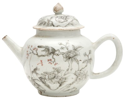 Lot 296 - A CHINESE EXPORT GRISAILLE 'BIRDS AND FLOWERS' TEAPOT AND COVER