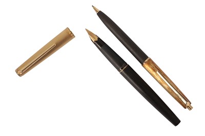 Lot 367 - A GERMAN MONTBLANC MEISTERSTUCK 224 FOUNTAIN PEN AND 264 PROPELLING PENCIL