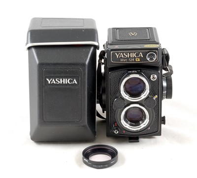Lot 128 - Yashicamat 124G Metered TLR Camera.