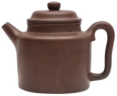 Lot 169 - A CHINESE YIXING ZISHA TEAPOT AND COVER