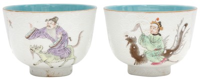 Lot 224 - A PAIR OF CHINESE FAMILLE-ROSE SGRAFFIATO 'SEA HOUSE ADDITION' CUPS