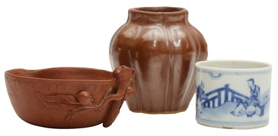 Lot 530 - A SMALL CHINESE BLUE AND WHITE POT, A BROWN-GLAZED JAR, AND A YIXING CUP