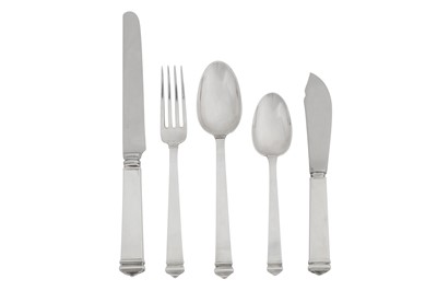 Lot 325 - A late 20th century American sterling silver table service of flatware / canteen, New York circa 1970 by Tiffany and Co