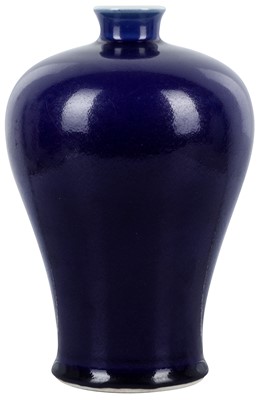 Lot 848 - A CHINESE BLUE-GLAZED VASE, MEIPING