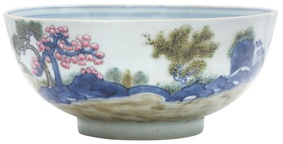 Lot 533 - A CHINESE FAMILLE-ROSE 'LANDSCAPE' BOWL