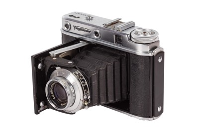 Lot 257 - A Voigtlander Perkeo E Folding Rangefinder Camera