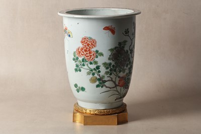Lot 381 - A CHINESE FAMILLE-VERTE 'FLORAL' JARDINIÈRE VASE IN GILT-BRONZE MOUNTS