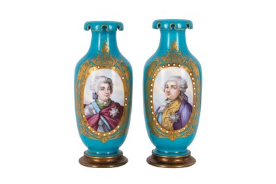 Lot 204 - A PAIR OF LATE 19TH / EARLY 20TH CENTURY SEVRES STYLE VASES