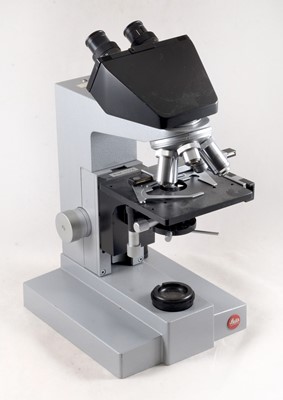 Lot 404 - Leitz SM-Lux Microscope with 5 Leica Objective Lenses.