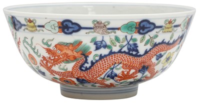 Lot 199 - A CHINESE WUCAI 'DRAGON AND PHOENIX' BOWL