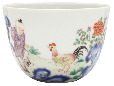 Lot 932 - A CHINESE FAMILLE-ROSE 'BOY AND CHICKEN' CUP