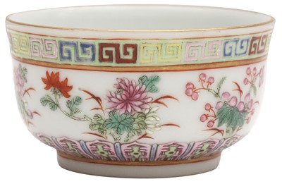 Lot 219 - A CHINESE FAMILLE-ROSE 'BUTTERFLIES AND BLOSSOMS' CUP