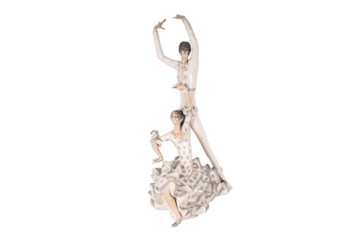 Lot 235 - A LLADRO LARGE FIGURAL GROUP