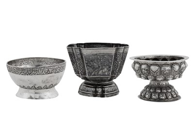 Lot 207 - An early 20th century Thai silver and niello footed bowl, Bangkok circa 1930