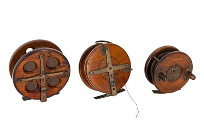 Lot 278 - GROUP OF THREE WALNUT AND BRASS FISHING REELS