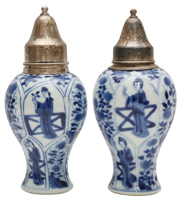 Lot 517 - A PAIR OF CHINESE BLUE AND WHITE 'LADIES' VASES