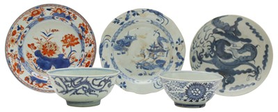 Lot 826 - THREE CHINESE DISHES AND TWO BOWLS