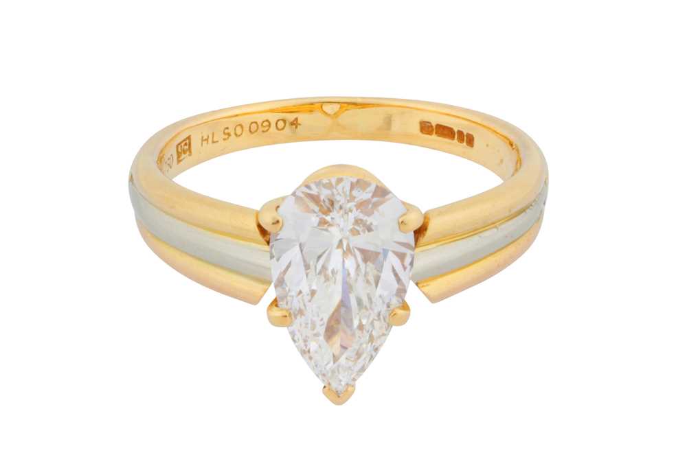 318 - Cartier Ι A single-stone diamond ring, circa 1995
