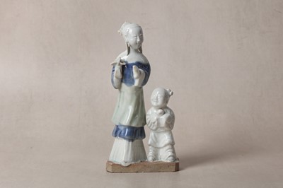 Lot 318 - A CHINESE EXPORT 'IMMORTAL AND ATTENDANT' FIGURE