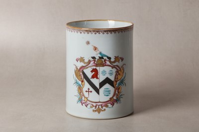 Lot 315 - A LARGE CHINESE EXPORT FAMILLE-ROSE 'ARMS OF DENISON SYKES' MUG