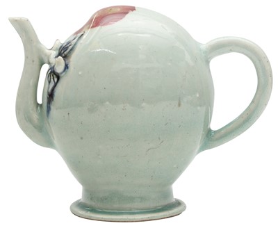Lot 831 - A CHINESE UNDERGLAZE-RED AND BLUE-DECORATED CELADON 'CADOGAN' TEAPOT