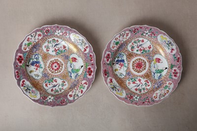 Lot 258 - A FINE PAIR OF CHINESE EXPORT 'FIGURATIVE AND FLORAL' FOLIATE DISHES