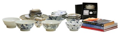 Lot 357 - A LARGE GROUP OF BLUE AND WHITE CHINESE CERAMICS FROM TEK SING