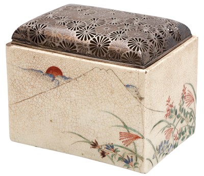Lot 474 - A JAPANESE SATSUMA CENSER WITH SILVER COVER