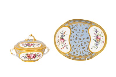Lot 220 - SEVRES STYLE PORCELAIN SUCRIER, COVER AND STAND