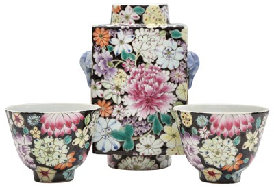 Lot 542 - A CHINESE FAMILLE-ROSE 'MILLEFLEUR' SQUARE VASE AND A PAIR OF CUPS