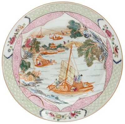 Lot 302 - A CHINESE FAMILLE-ROSE 'BOATS' DISH