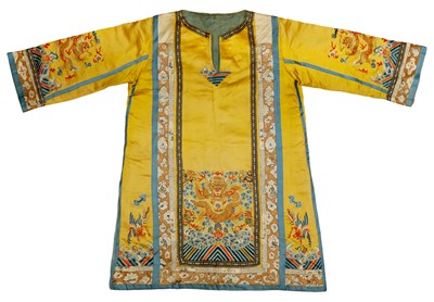 Lot 132 - A CHINESE SILK EMBROIDERED YELLOW-GROUND 'DRAGON' ROBE