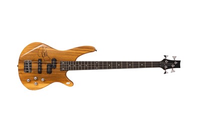 Lot 411 - Metallica.- Robert Trujillo