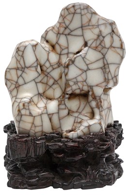 Lot 165 - A CHINESE GE-TYPE 'MOUNTAIN' FIGURE