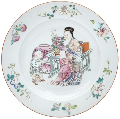Lot 702 - A CHINESE FAMILLE-ROSE RUBY-BACK 'LADY AND BOYS' DISH
