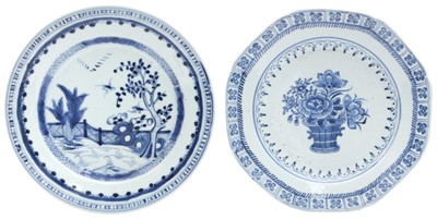 Lot 363 - A PAIR OF CHINESE EXPORT BLUE AND WHITE DISHES